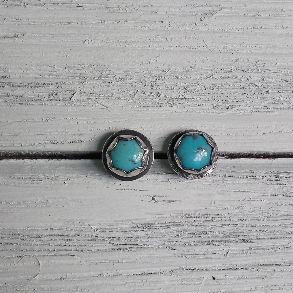Turquoise stud earrings - Picture 2 of 10